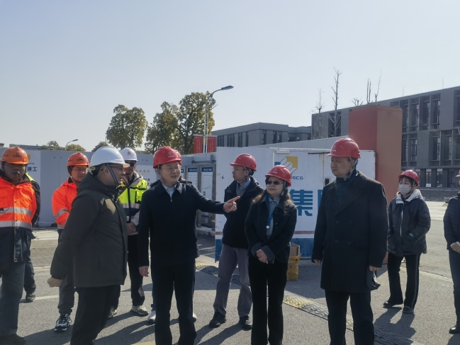 市教委副主任刘力莅临我校指导新学期安全工作