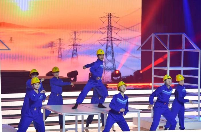 《新华网》上海市教卫系统第六季“伟大工程”示范党课在taptap官方版下载安装开讲