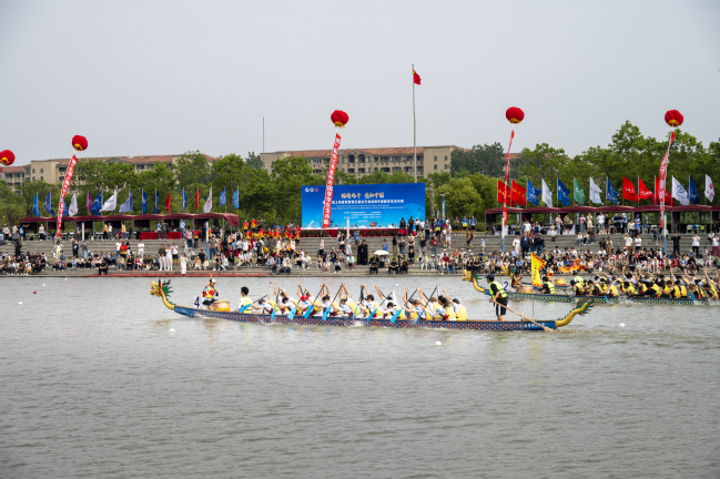 六新引领绘新篇 | 以桨为桥 感知中国——我校国际学生获长三角高校龙舟赛三等奖