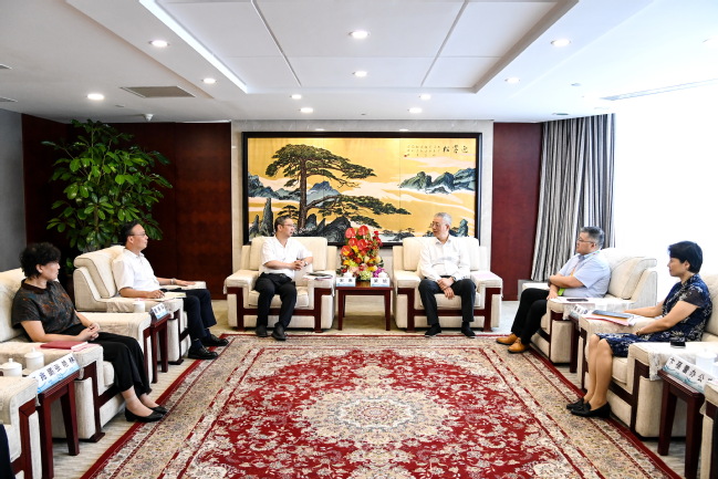 宋来、顾春华访问国网上海市电力公司