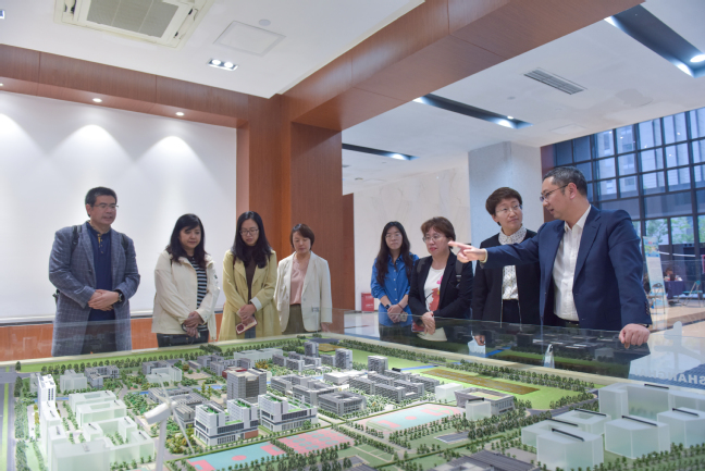 华东理工大学党委副书记、纪委书记龚跃率队来校交流