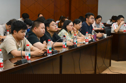 上海市反邪教协会特邀专家宣讲团走进我校开展宣讲活动