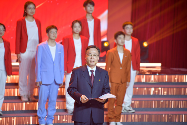 《中国新闻网》上海市教卫系统第六季“伟大工程”示范党课在taptap官方版下载安装开讲